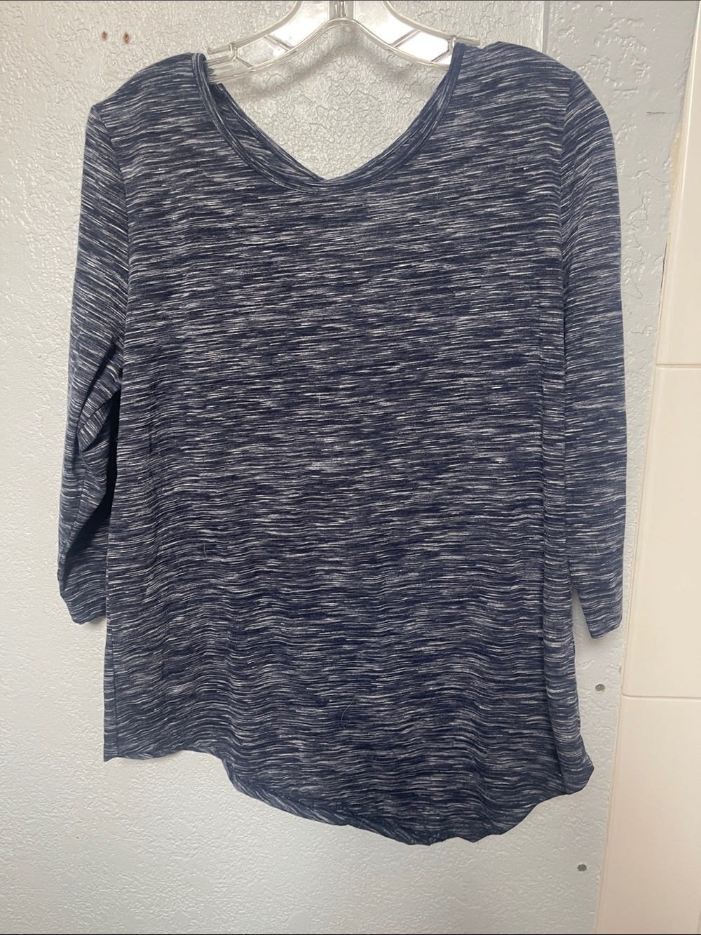 Women's Navy Space-Dye V-Neck Top Emily Daniel’s M
